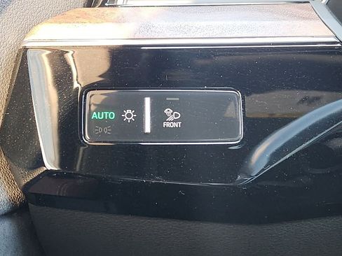 Used 2019 Audi e-tron Prestige image 23