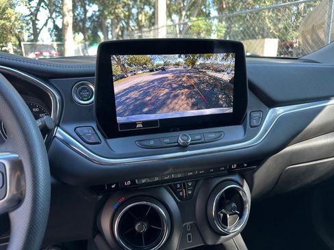 Used 2025 Chevrolet Blazer LT image 17