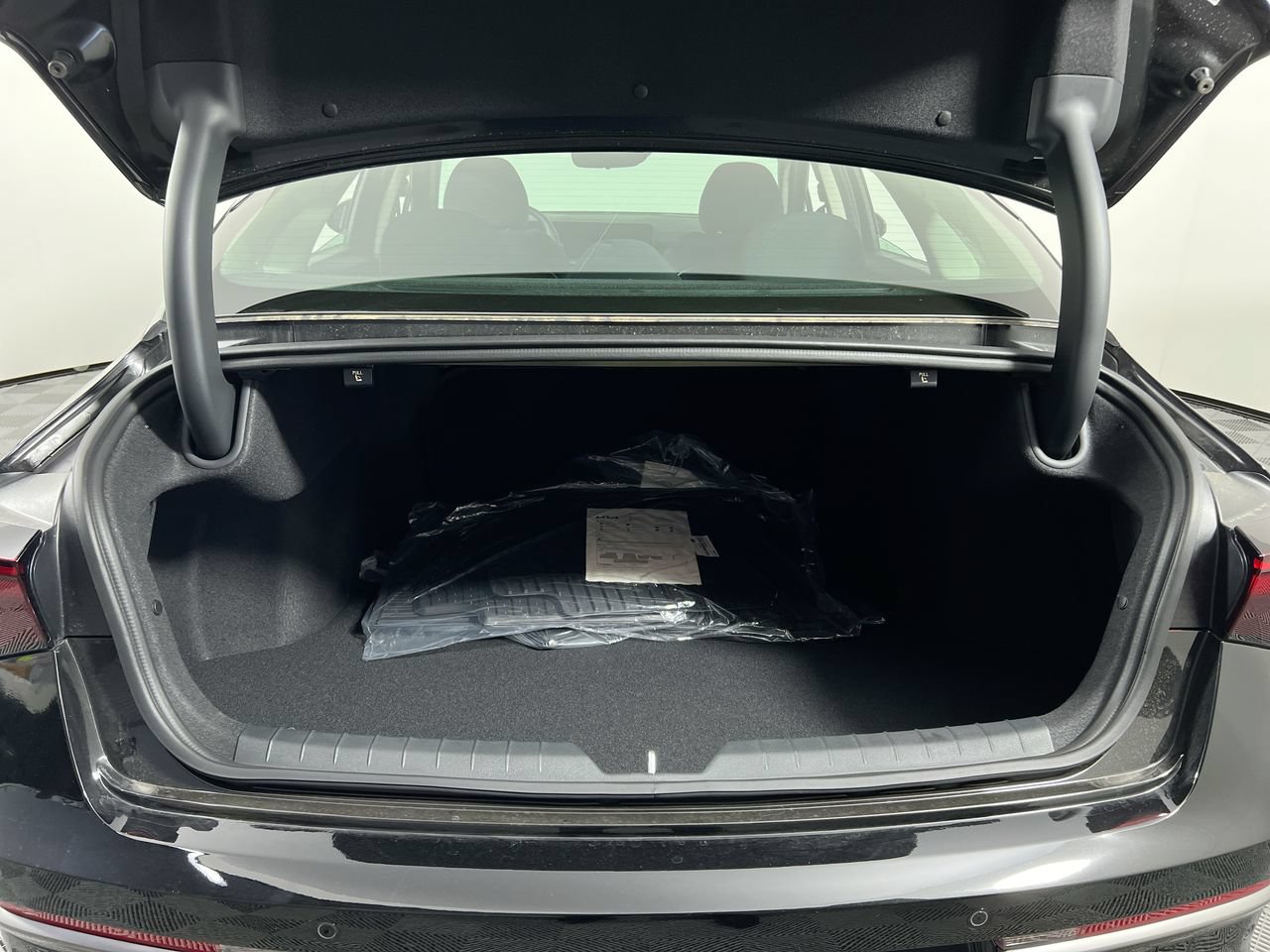 New 2026 Kia K5 LXS FWD image 33