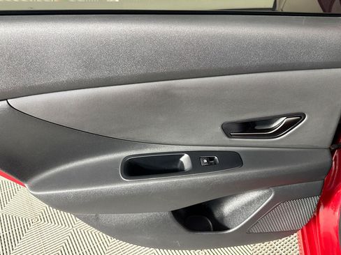 Used 2025 Hyundai Elantra Sport FWD image 24