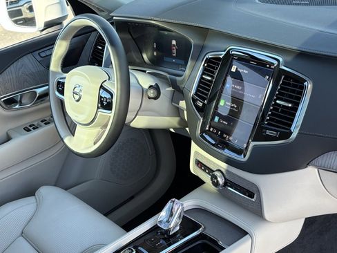 Used 2025 Volvo XC90 T8 Ultra image 29
