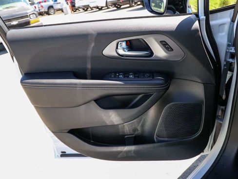 New 2026 Chrysler Pacifica Select w/ S Appearance Package image 22