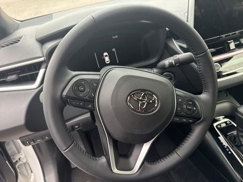 Used 2026 Toyota Corolla SE w/ SE Premium Package FWD image 9