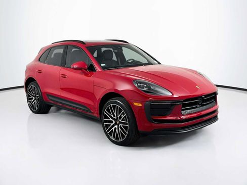 Certified 2025 Porsche Macan AWD/4WD image 7