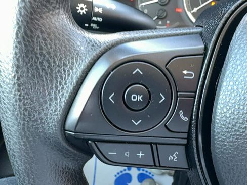 Used 2021 Toyota Corolla LE image 19