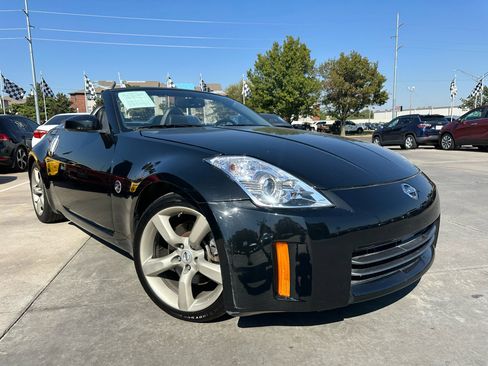 Used 2006 Nissan 350Z Touring image 9