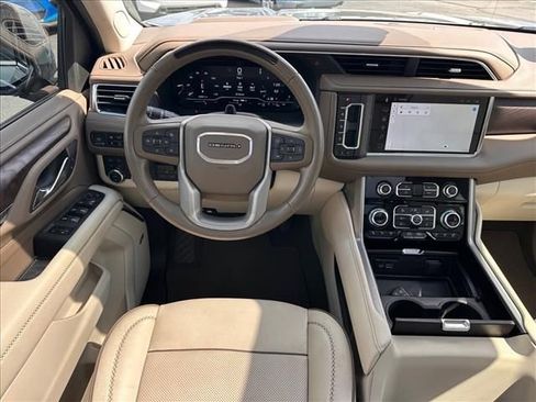 Certified 2023 GMC Yukon XL Denali w/ Denali Reserve Package image 14