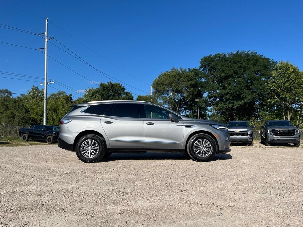 Used 2024 Buick Enclave Essence w/ Technology Package AWD/4WD image 8
