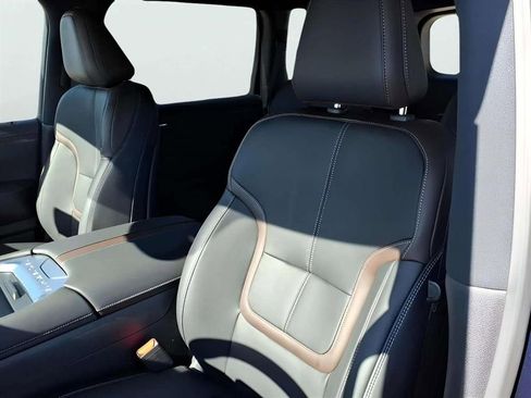 New 2026 Nissan Armada SL w/ Captain's Chari Seat Package image 13