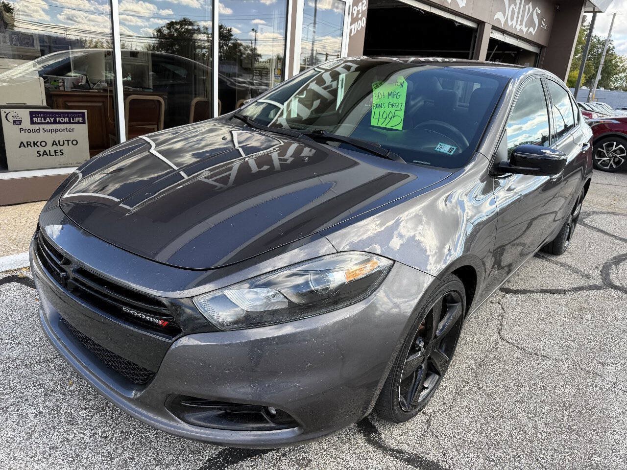 Used 2015 Dodge Dart SXT FWD image 1