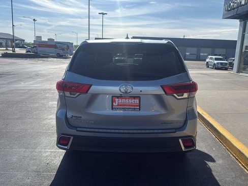 Used 2018 Toyota Highlander Limited w/ Protection Package #3 AWD/4WD image 3