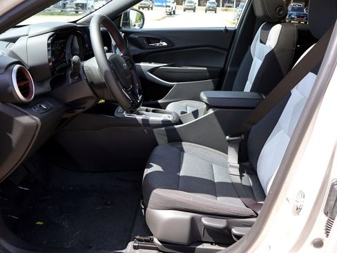 Used 2026 Chevrolet Trax RS w/ Sunroof Package FWD image 10