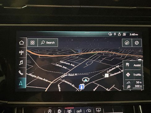 Used 2019 Audi Q8 Premium Plus AWD/4WD image 28