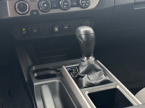 Used 2020 Toyota Tacoma SR5 w/ Technology Package image 35