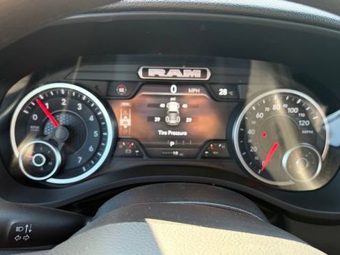 New 2026 RAM 1500 Express AWD/4WD image 17