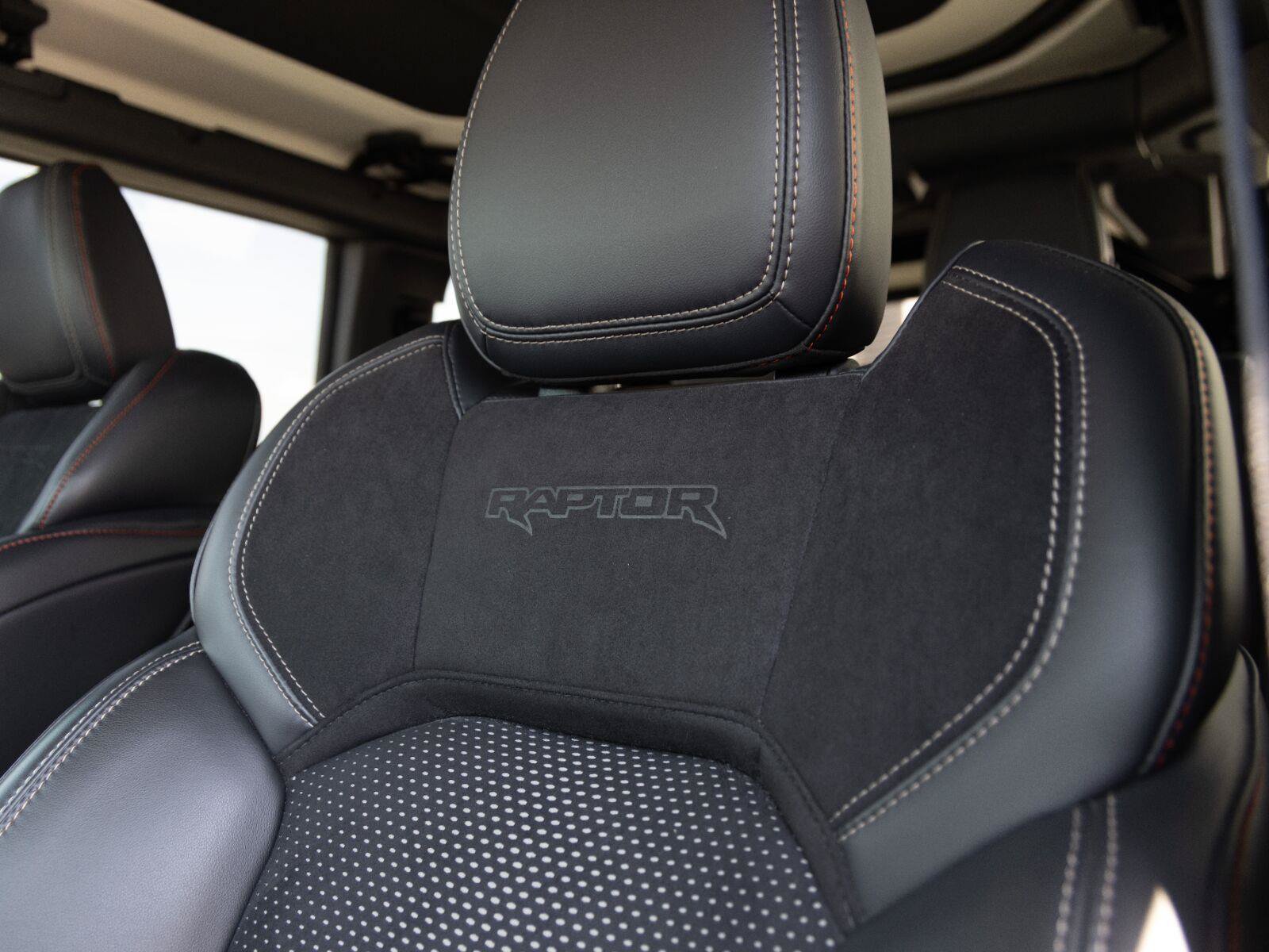 Used 2025 Ford Bronco Raptor w/ Interior Carbon Fiber Pack AWD/4WD image 25