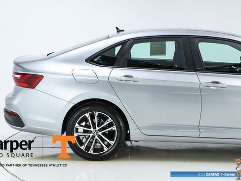 Used 2024 Volkswagen Jetta Sport image 11