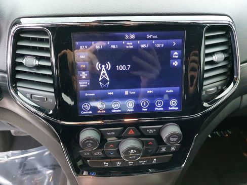 Used 2019 Jeep Grand Cherokee Altitude RWD image 21