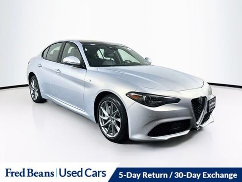 Used 2023 Alfa Romeo Giulia Ti AWD/4WD image 1