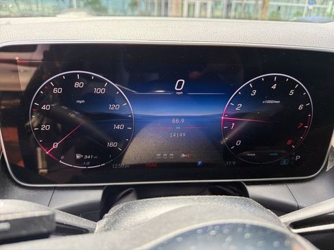 Certified 2025 Mercedes-Benz GLC 300 4MATIC image 3