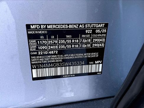 Used 2025 Mercedes-Benz GLB 250 image 31