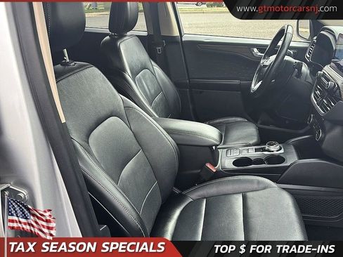 Used 2020 Ford Escape Titanium image 41