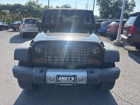Used 2011 Jeep Wrangler Unlimited Sport image 2