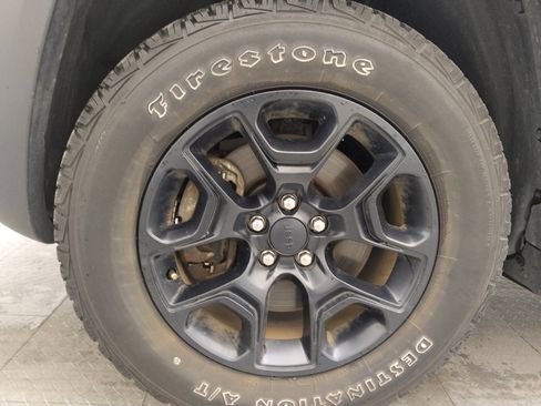 Used 2022 Jeep Cherokee Trailhawk w/ Trailer Tow Group image 31