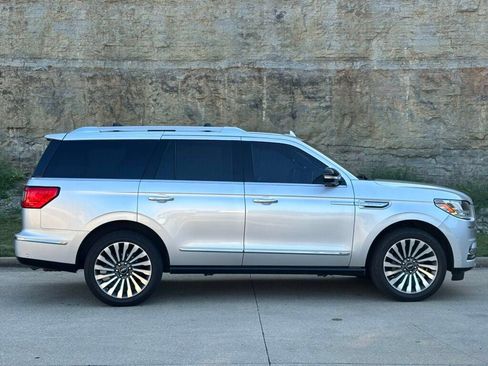 Used 2019 Lincoln Navigator Reserve AWD/4WD image 8