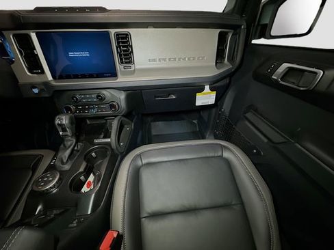 New 2026 Ford Bronco Outer Banks w/ Sasquatch Package image 22