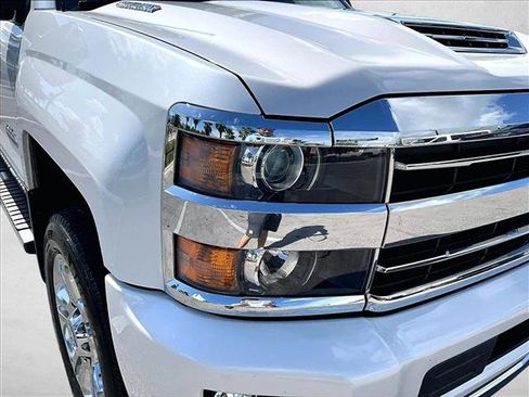 Used 2019 Chevrolet Silverado 2500 High Country w/ Duramax Plus Package AWD/4WD image 28