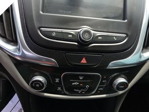 Used 2019 Chevrolet Equinox LS FWD image 7