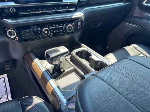 Used 2023 Chevrolet Silverado 1500 High Country w/ Technology Package AWD/4WD image 30