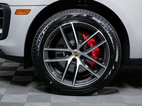 New 2026 Porsche Macan S image 38