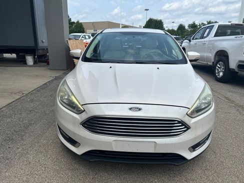 Used 2015 Ford Focus Titanium FWD image 2