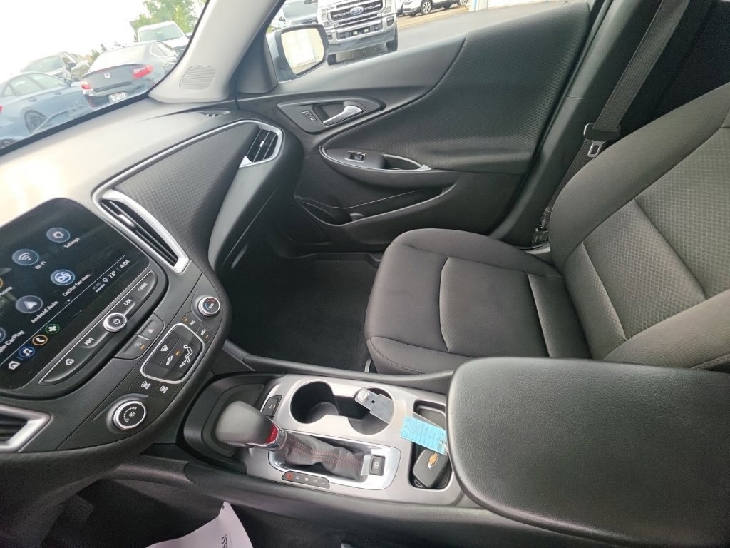 Used 2024 Chevrolet Malibu RS FWD image 23