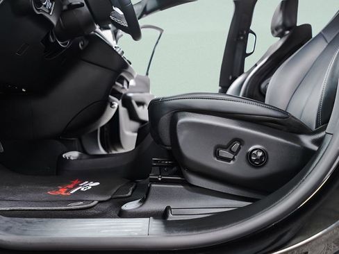 Used 2025 Chrysler Pacifica Select image 29