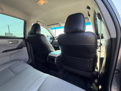 Used 2015 Toyota Camry SE FWD image 13