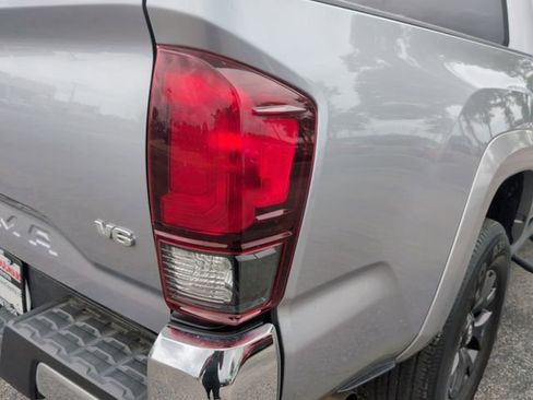 Used 2021 Toyota Tacoma SR5 RWD image 10