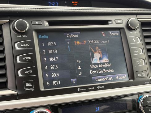 Used 2019 Toyota Highlander Limited image 25