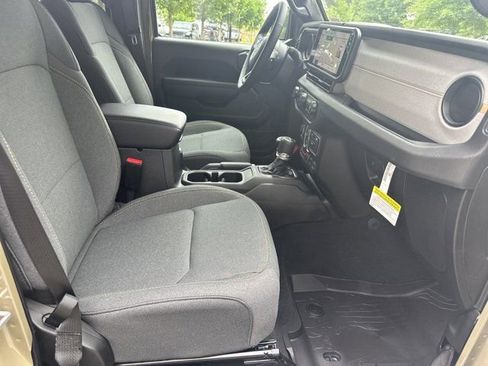 New 2026 Jeep Gladiator Sport AWD/4WD image 13