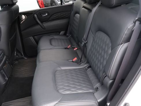 Used 2023 INFINITI QX80 Sensory w/ All-Season Package AWD/4WD image 16