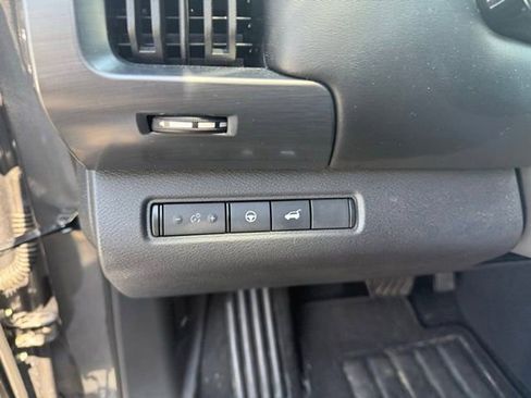 Used 2022 Nissan Pathfinder SL w/ Lighting Package (N92) AWD/4WD image 14
