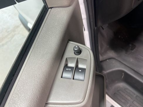 Used 2024 Chevrolet Express 2500 w/ Driver Convenience Package image 30