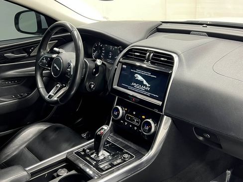 Used 2020 Jaguar XE S RWD image 21