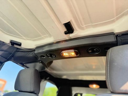 Used 2016 Jeep Wrangler Unlimited Sahara w/ Dual Top Group AWD/4WD image 28