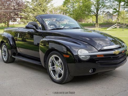 Used 2005 Chevrolet SSR w/ Preferred Equipment Group RWD image 12