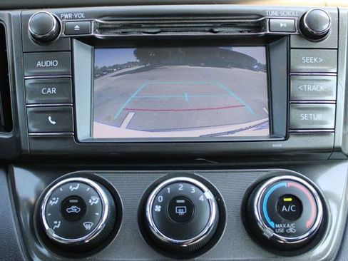 Used 2015 Toyota RAV4 LE AWD/4WD image 2
