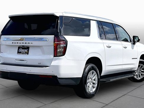 Used 2024 Chevrolet Suburban LT RWD image 13