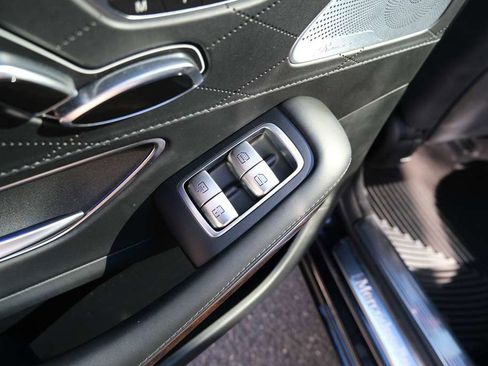 Used 2018 Mercedes-Benz S 560 4MATIC Sedan w/ Premium Package image 26